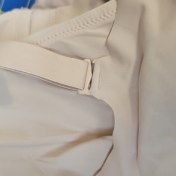 Bali Ultimate Smoothing Firm Control Bodysuit in Almond Large NWT - Picture 11 of 14